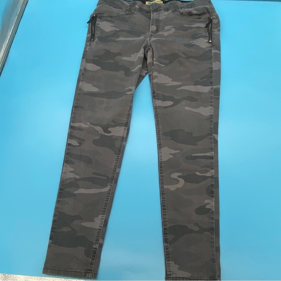 Democracy Camouflage Green and Gray Size 12 - Picture 1 of 7